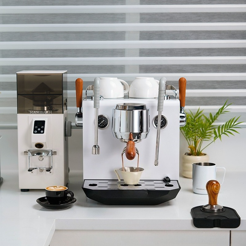 Italian semi-automatic coffee  - Coffee Equipment Manufacturers reseña y precio