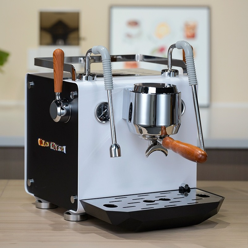 Italian semi-automatic coffee  - Coffee Equipment Manufacturers reseña y precio
